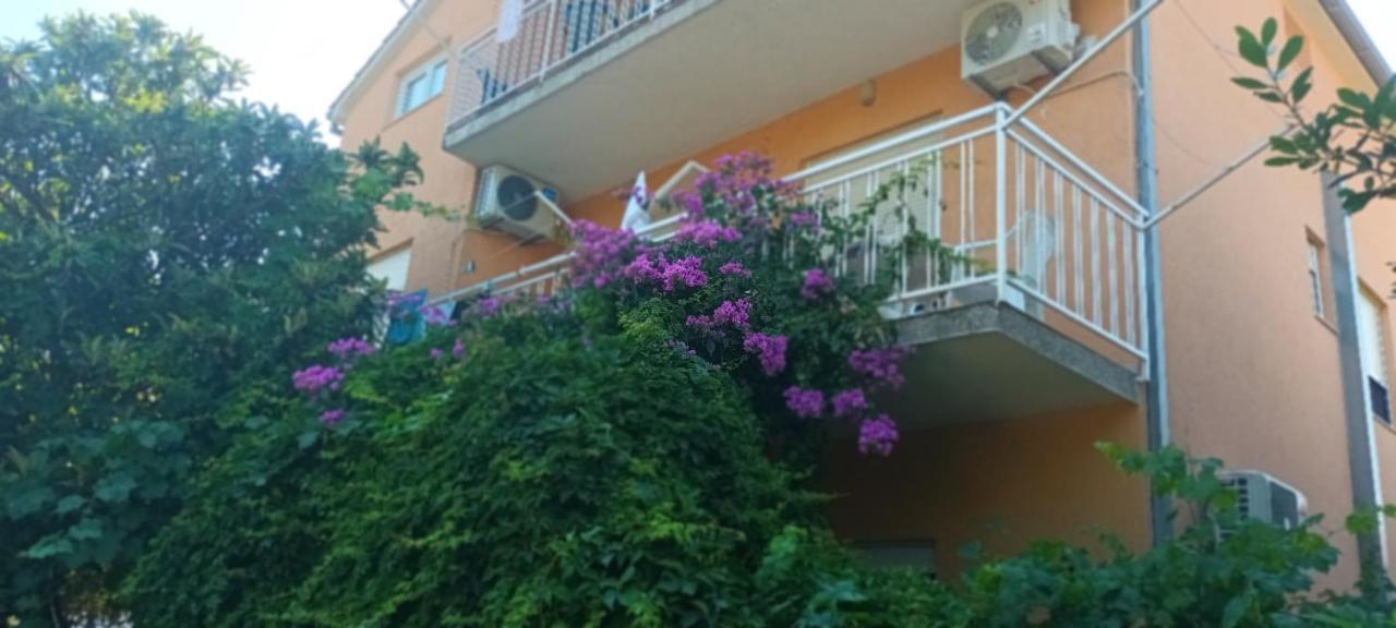 Apartments Bilo Near Primošten Extérieur photo