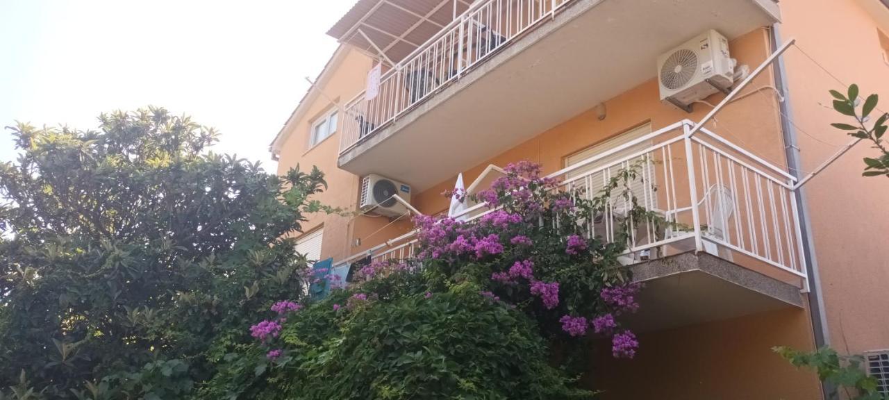 Apartments Bilo Near Primošten Extérieur photo